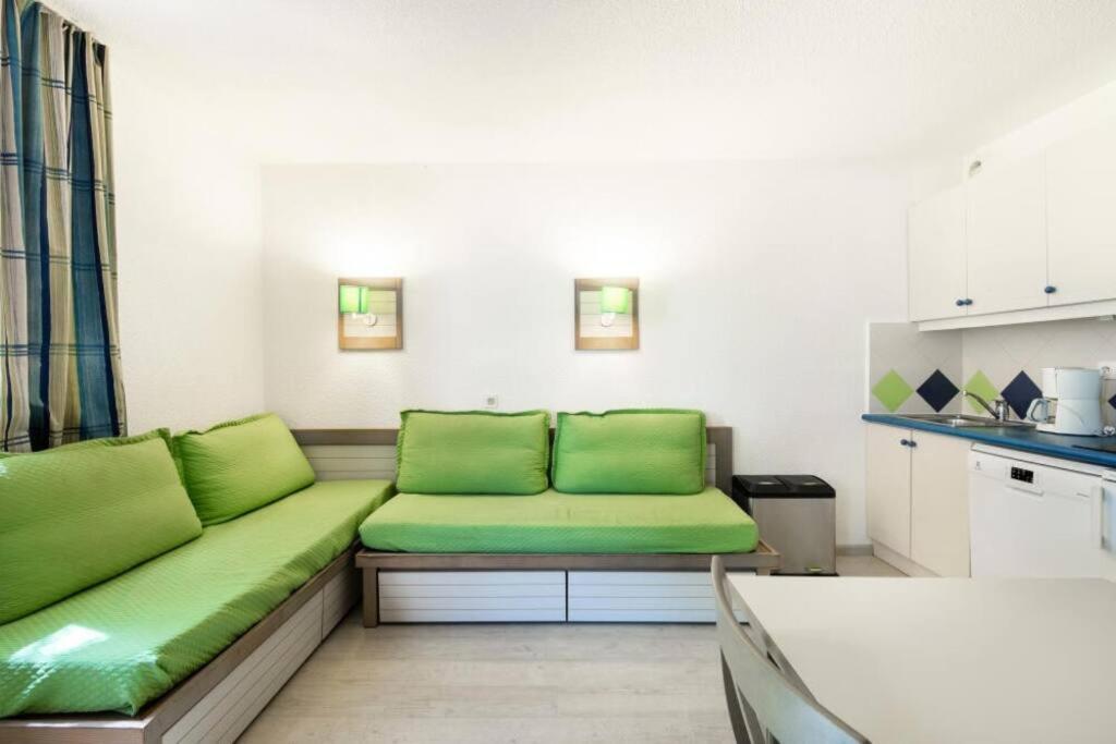 Bel Appartement Vue Sur Piscine 1 Chambre Fermee Et 1 Espace Cabine Saint-Raphaël Exterior foto