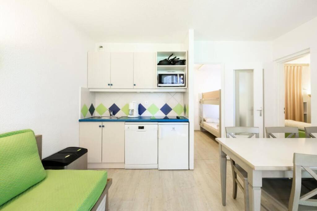 Bel Appartement Vue Sur Piscine 1 Chambre Fermee Et 1 Espace Cabine Saint-Raphaël Exterior foto