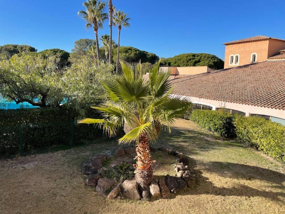 Bel Appartement Vue Sur Piscine 1 Chambre Fermee Et 1 Espace Cabine Saint-Raphaël Exterior foto