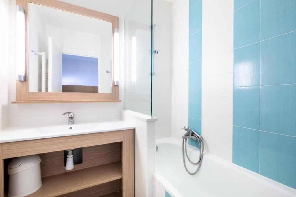 Bel Appartement Vue Sur Piscine 1 Chambre Fermee Et 1 Espace Cabine Saint-Raphaël Exterior foto